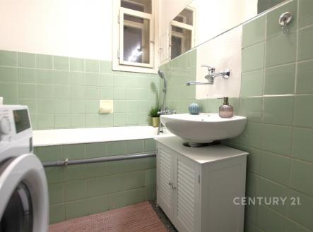 . | Pronájem bytu, 3+kk, 60 m²