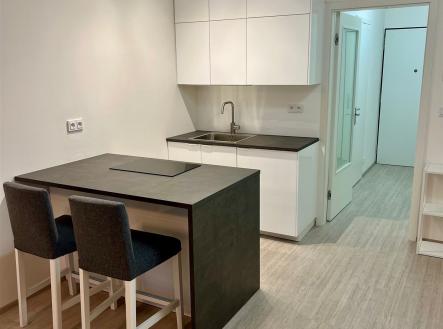 . | Pronájem bytu, 1+kk, 32 m²