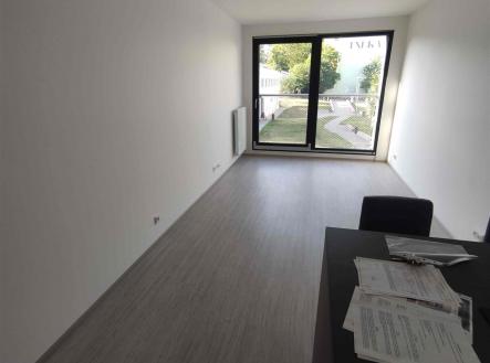 . | Pronájem bytu, 1+kk, 32 m²