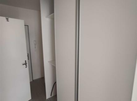 . | Pronájem bytu, 1+kk, 32 m²