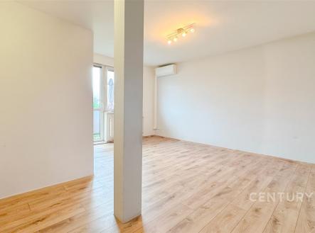 . | Pronájem bytu, 1+kk, 38 m²