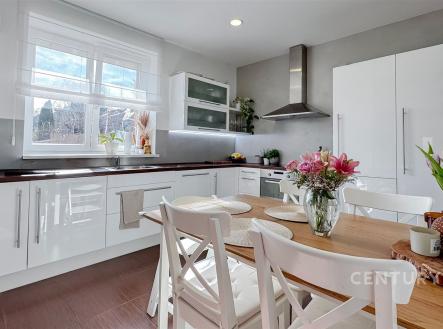 . | Prodej - dům/vila, 216 m²