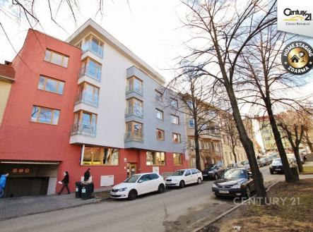 . | Pronájem bytu, 3+kk, 83 m²