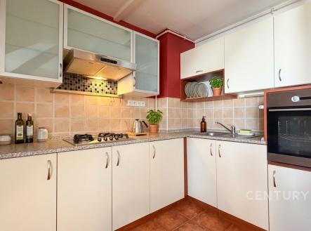 . | Pronájem bytu, 3+kk, 94 m²