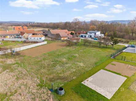 . | Prodej - pozemek pro bydlení, 1 676 m²