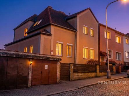 . | Prodej - dům/vila, 216 m²