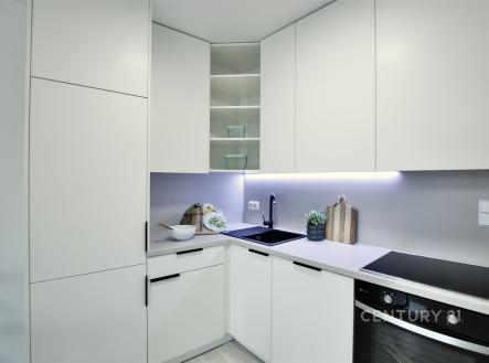 . | Pronájem bytu, 3+kk, 69 m²