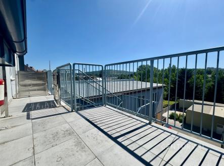 . | Pronájem bytu, 3+kk, 69 m²