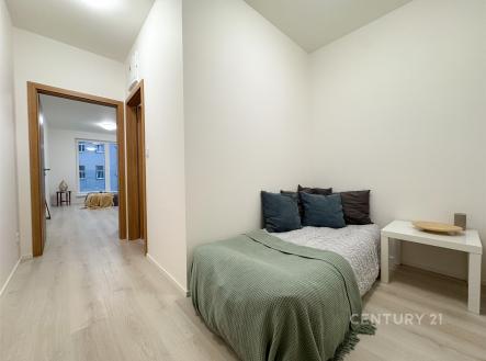 . | Pronájem bytu, 1+kk, 28 m²