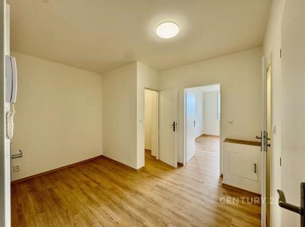 . | Pronájem bytu, 2+1, 68 m²