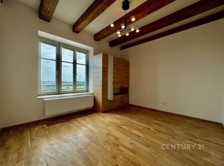 . | Pronájem bytu, 3+kk, 72 m²
