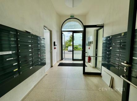 . | Pronájem bytu, 3+kk, 72 m²