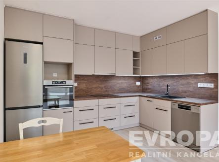 . | Pronájem bytu, 2+kk, 86 m²