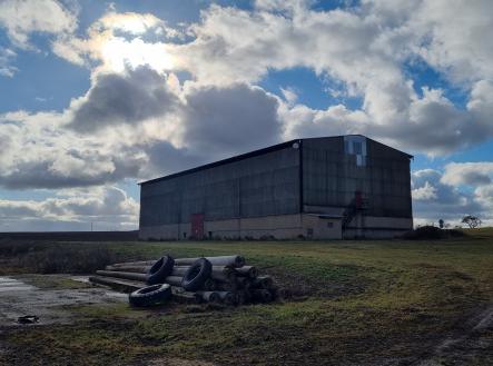 Obrázek k zakázce č.: 717672 | Prodej - zemědělský objekt, 32 700 m²