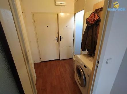 Pronájem bytu, 1+kk, 35 m²