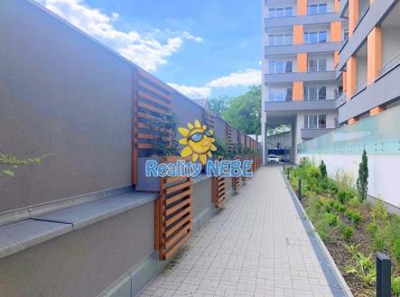 Pronájem bytu, 1+kk, 30 m² obrázek