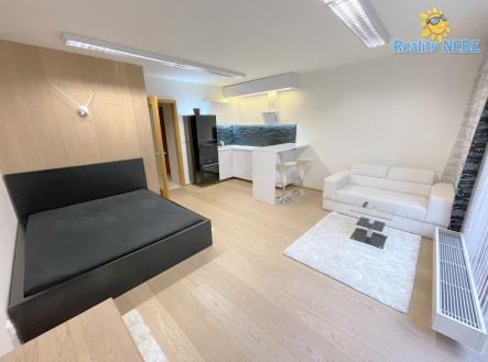 Pronájem bytu, 1+kk, 35 m² obrázek