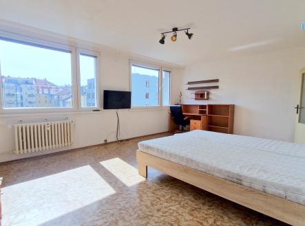 Pronájem bytu, 1+kk, 38 m²