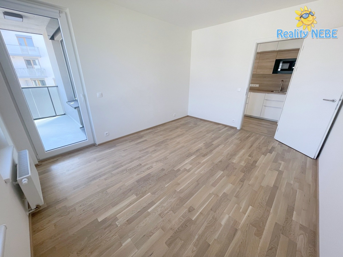 Pronájem bytu 2kk 52m +balkon 8m2 garáž Waltariho metro Kolbenova