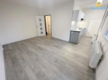 Pronájem bytu, 1+kk, 35 m²