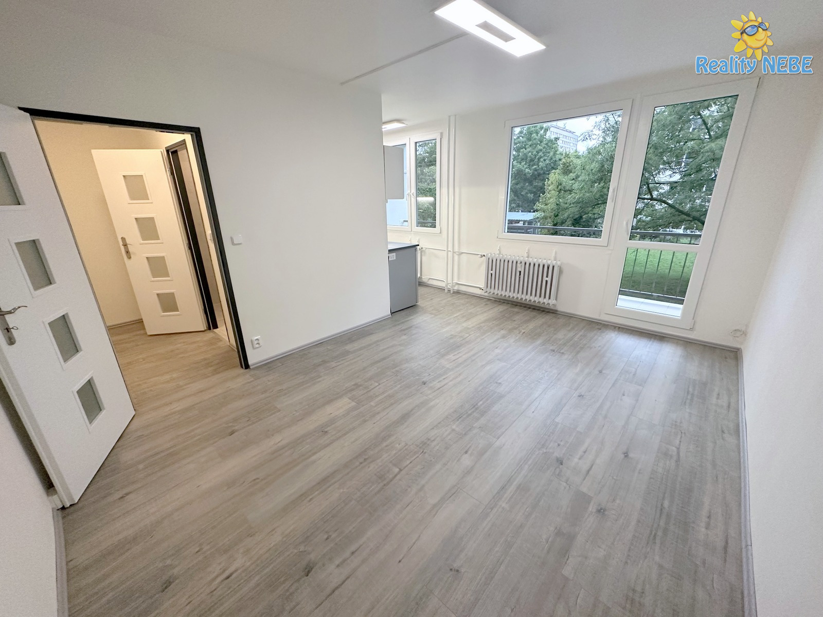 Pronájem bytu 1+kk balkon 35m2 Bartákova Praha 4 Pankrác