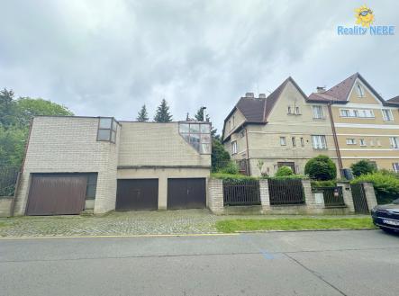 Pronájem - dům/vila, 280 m²