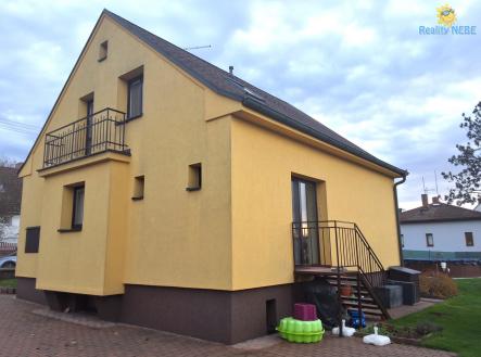 Pronájem - dům/vila, 210 m²