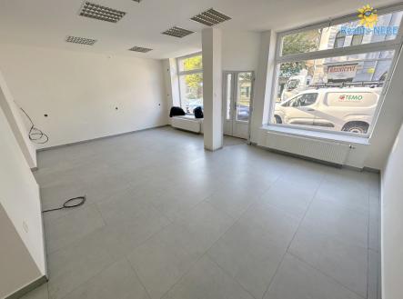 Pronájem - obchodní prostor, 66 m²