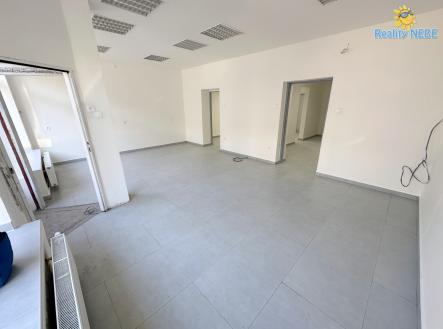 Pronájem - obchodní prostor, 66 m²