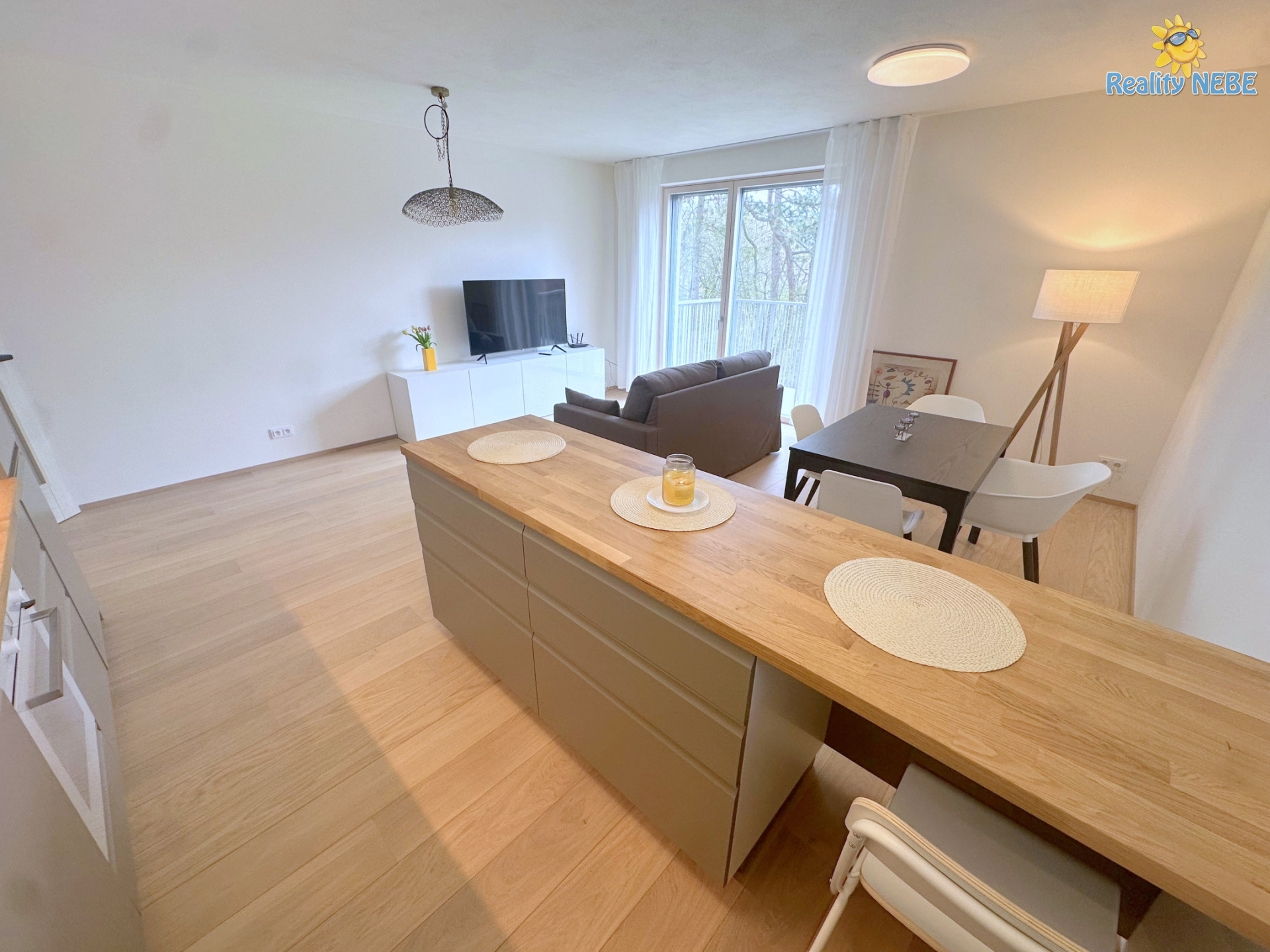 Pronájem bytu 2+kk balkon garáž Riegrova Černošice