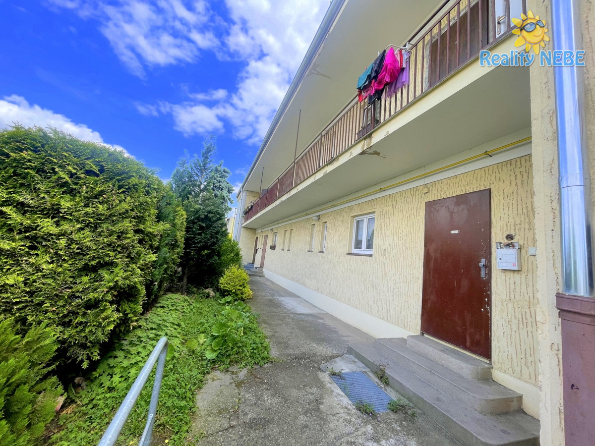 Pronájem bytu 2+1/L 49m2 U Trati Praha 10 - Strašnice