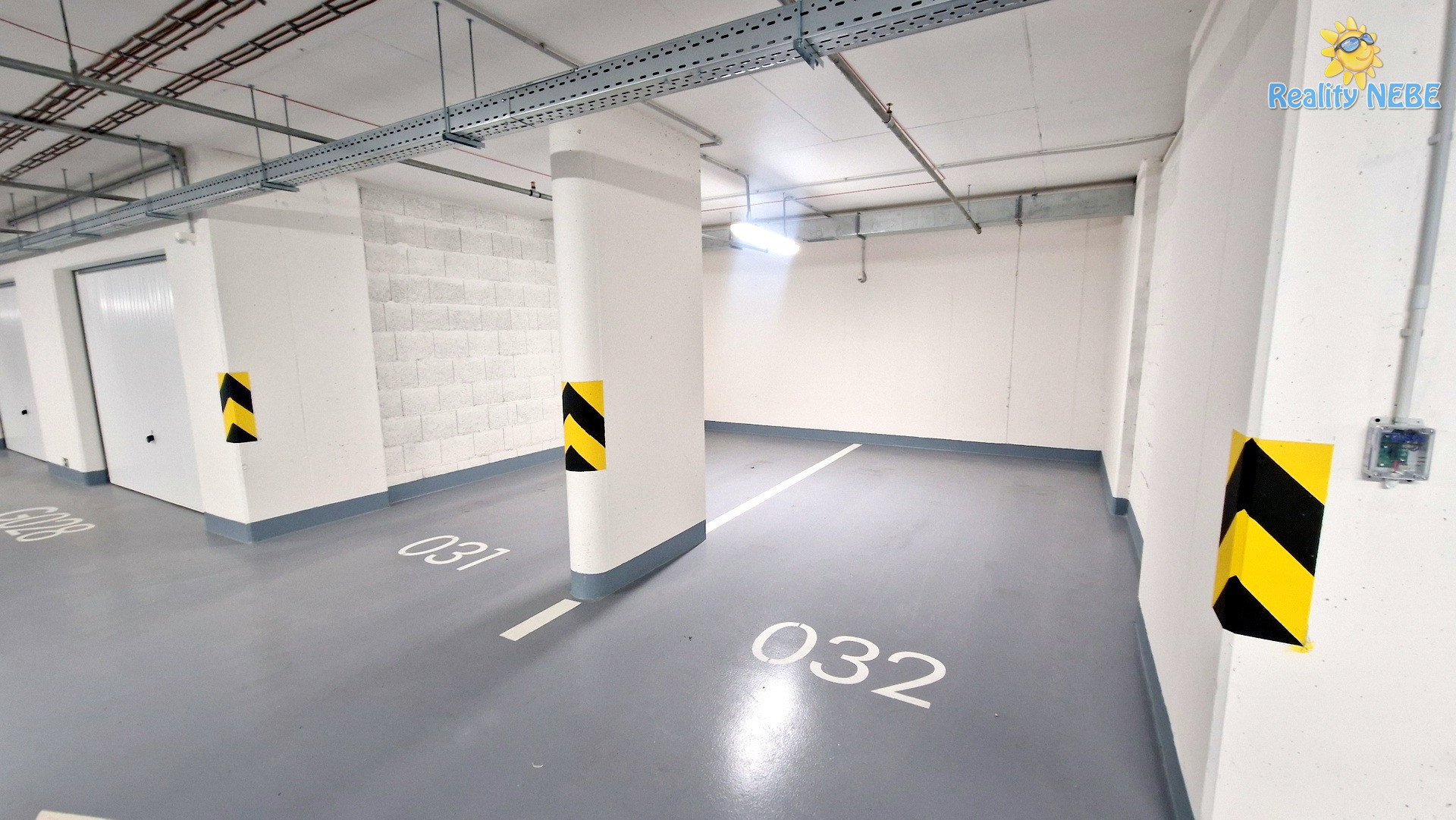 Pronájem garážového stání 20 m2, Výstavní 44, Praha 11, Háje