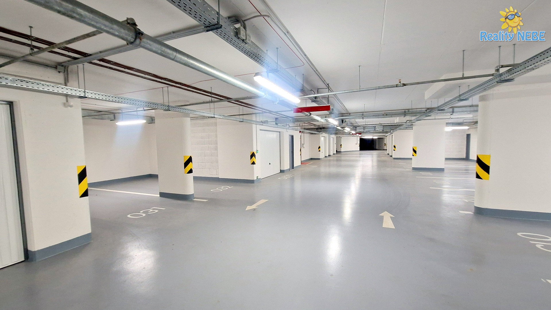 Pronájem garážového stání 20 m2, Výstavní 44, Praha 11, Háje
