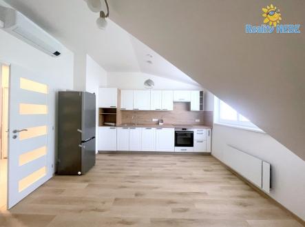 Pronájem bytu, 2+kk, 36 m²