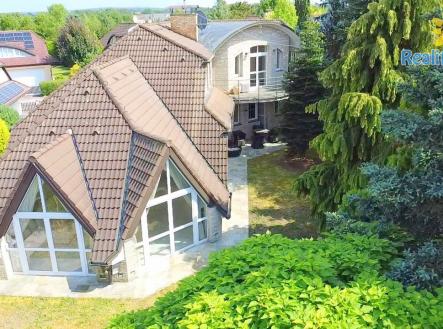 Prodej - dům/vila, 427 m²