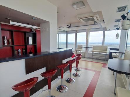 Pronájem - obchodní prostor, 214 m²