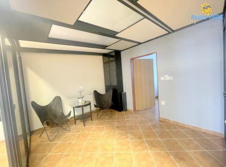 Pronájem - obchodní prostor, 95 m²