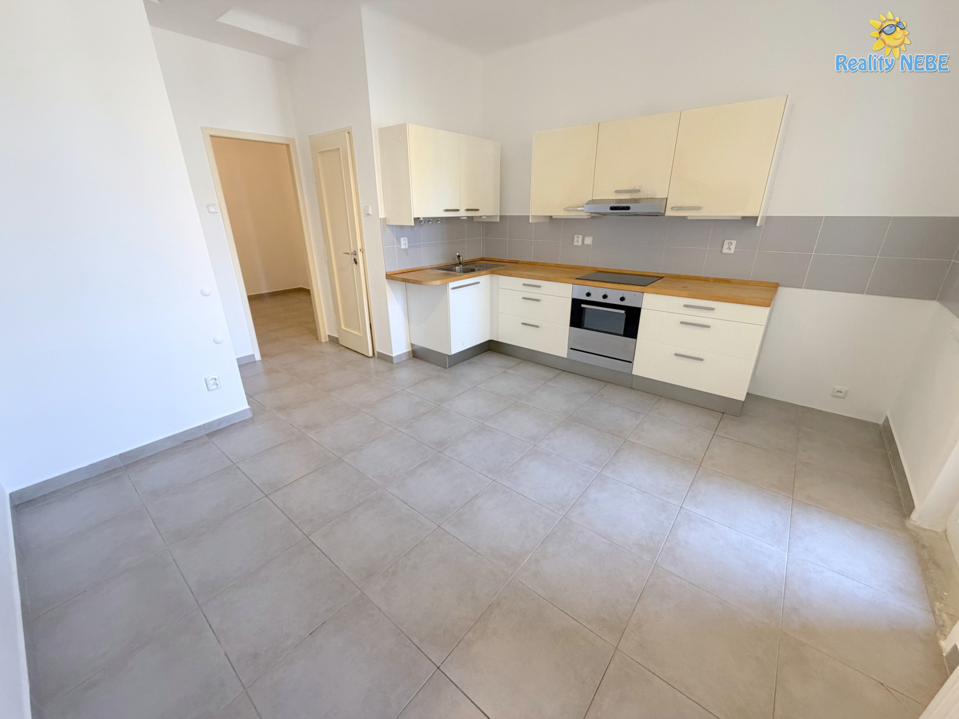 Pronájem bytu 2+1 87m2 Baranova Praha Vinohrady