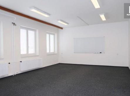 Pronájem - kanceláře, 254 m²
