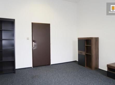 Pronájem - kanceláře, 254 m²