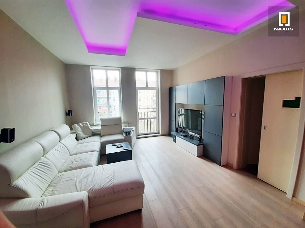 Kompletně vybavený byt 3 + 1, s klimatizací, po rekonstrukci, 135 m2, 2. NP, ul. Korejská, Ostrava