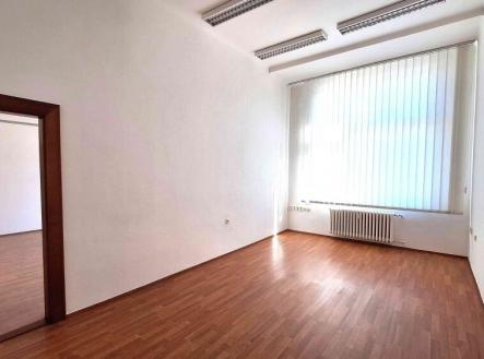 Pronájem - kanceláře, 162 m²