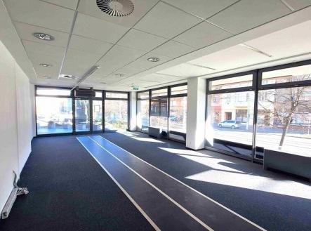 Pronájem - obchodní prostor, 125 m²