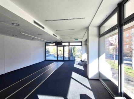 Pronájem - obchodní prostor, 125 m²