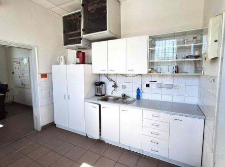 Pronájem - komerční objekt, jiný, 220 m²