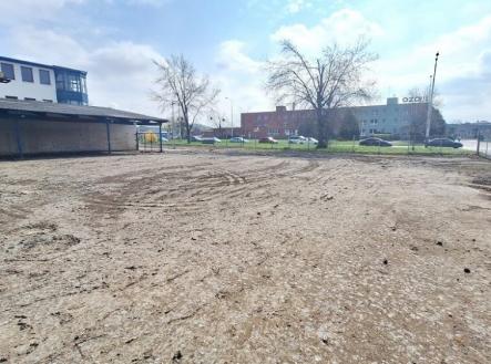 Pronájem - pozemek pro komerční výstavbu, 1 300 m² obrázek