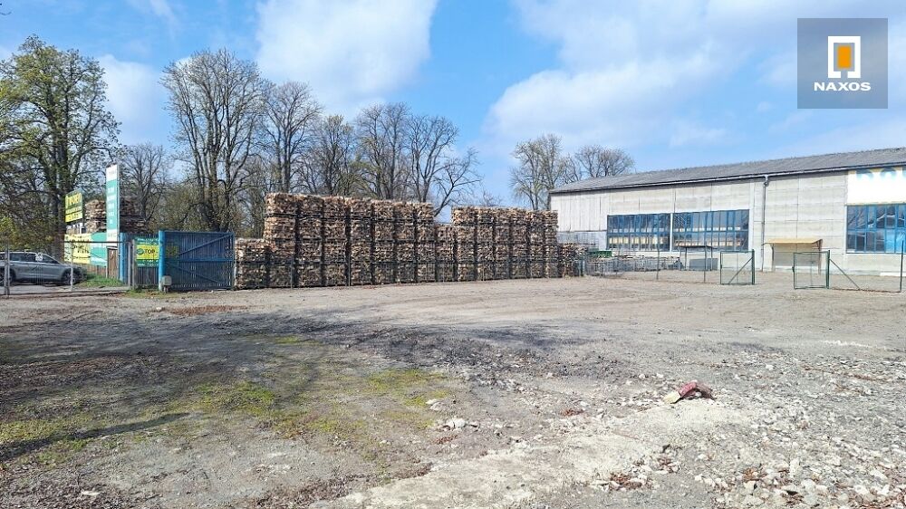 Obchodní venkovní plocha s prodejnou a skladem, Slovenská ul., Ostrava - Přívoz