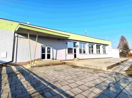 Pronájem - komerční objekt, výroba, 714 m²