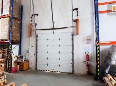 Pronájem - skladovací prostor, 1 000 m²