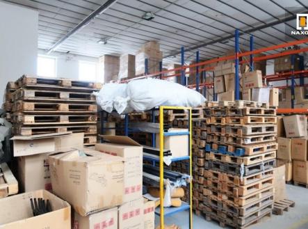 Pronájem - výrobní prostor, 1 000 m²